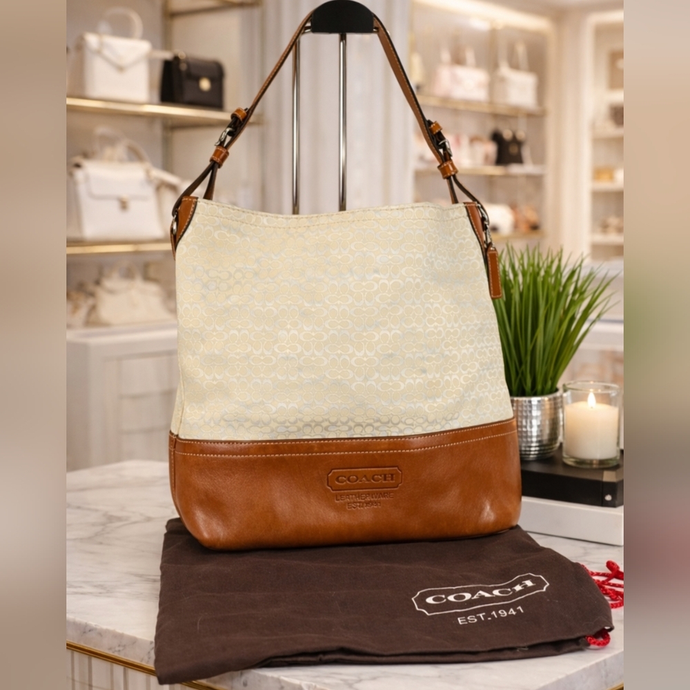 Coach F11666 Y2K Vintage Signature Tan and‎ Cream Shoulder Bag Leather Canvas